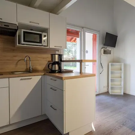 Camping 32m² Avec Terrasse A - Api-1-52-550 *